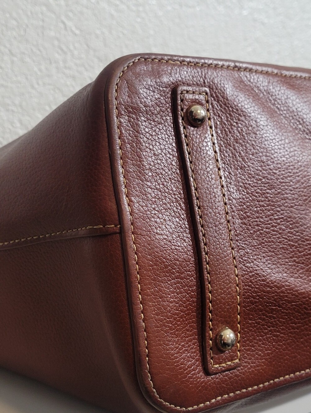Dooney & Bourke Chestnut Brown Leather Shoulder Bag with Polished Hardware - Picture 7 of 15